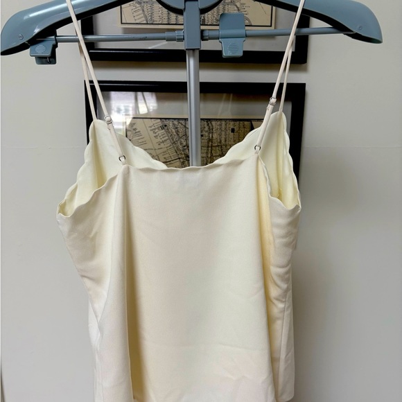 J Crew Cream Scalloped Camisole Spaghetti Strap Size 4 - Picture 3 of 4